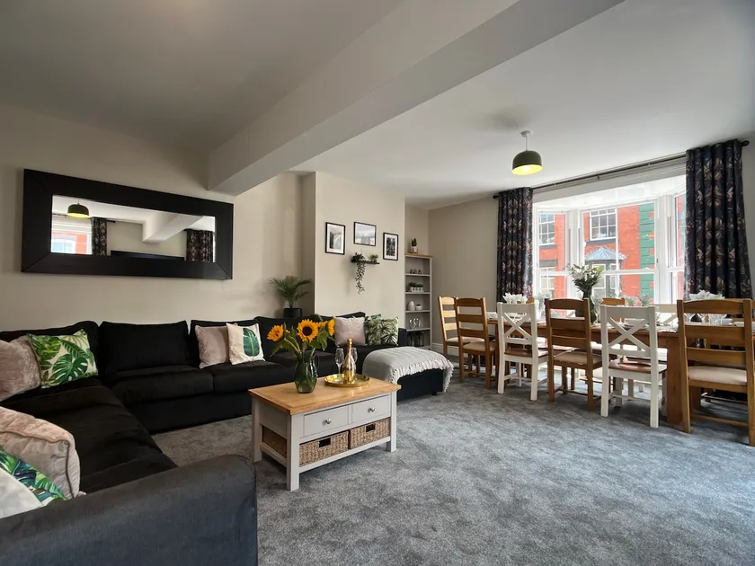 Llangollen Hostel - The Whole Bedroom - Self Catering Facilities - Image 1