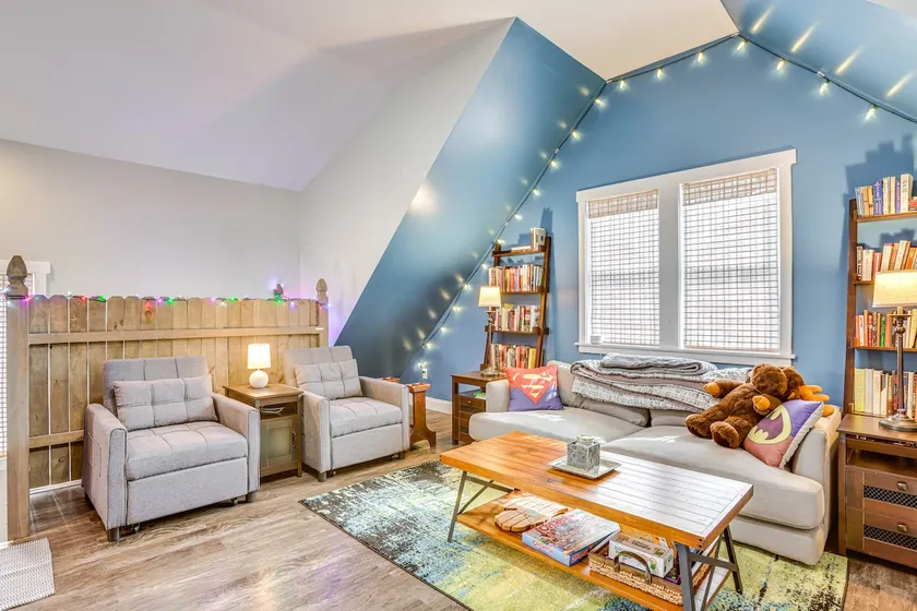 Close to Trails & Town! Artsy Apt in Frankfort - Image 1