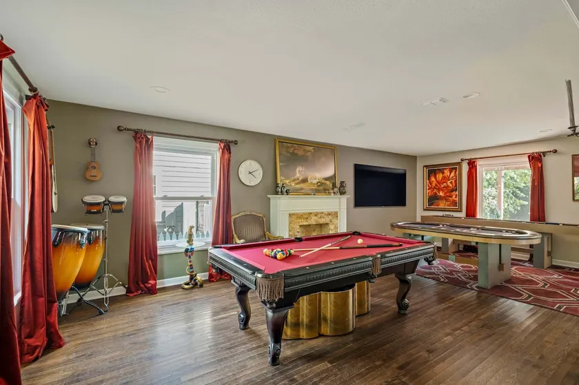 Poolside Funhouse - Arcade Billiard Poker & More - Image 1