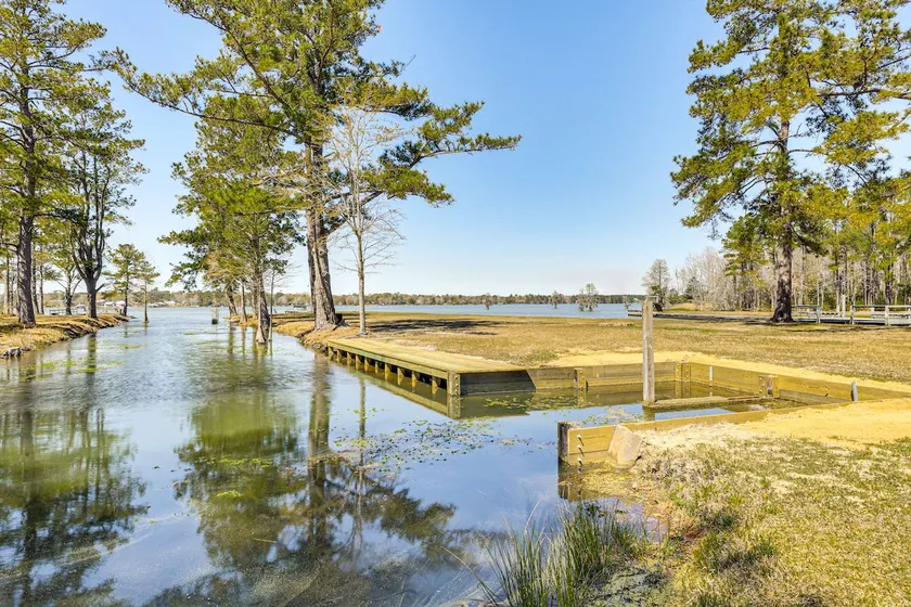 Lake Moultrie Access: Moncks Corner Home w/ Dock - Image 1