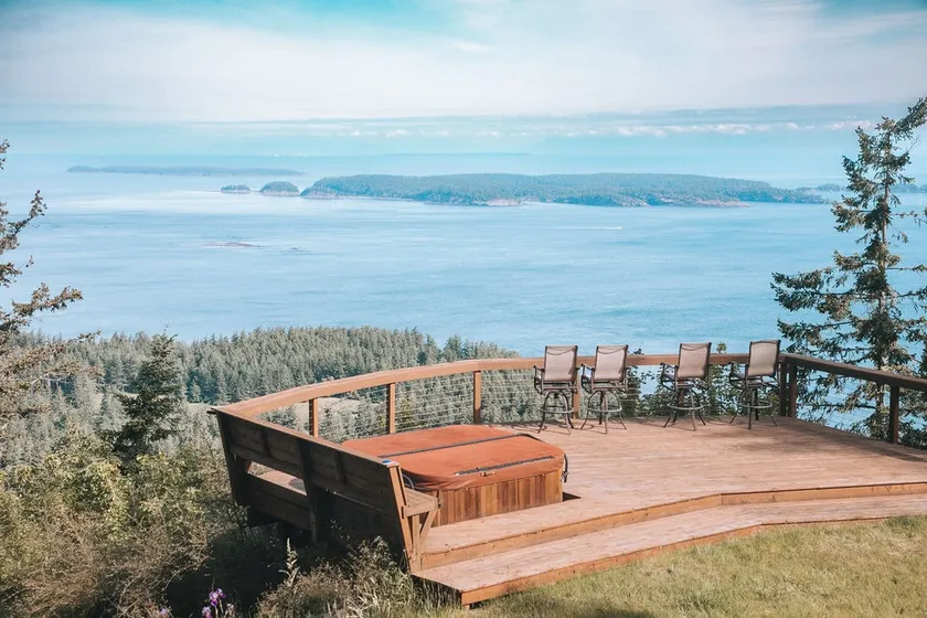 Hot Tub • Panoramic Views • Cozy Wood Stove - Image 1