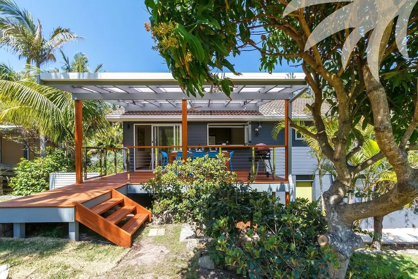 Palms House - Pacific Palms Holidays - Image 1