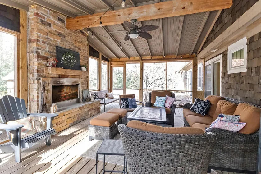 Sunset Breeze: 500ft to Private Beach, Fire Pit - Image 1