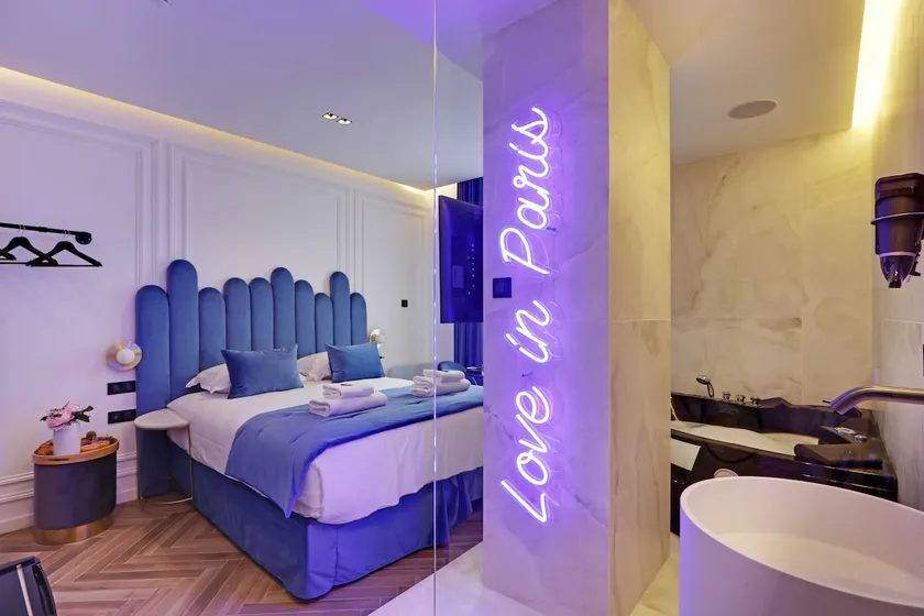 Air-conditioned suite and jacuzzi Beaubourg Le Marais - Image 1