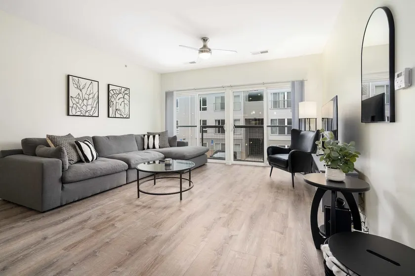 Updated 2-Bedroom with a pool and hot tub - Image 1
