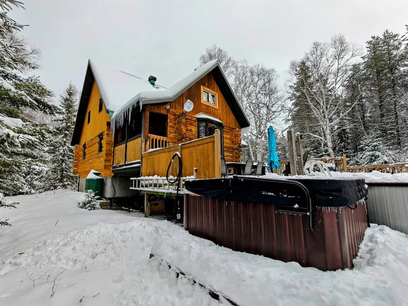1- Chalet and woods around - 50 acres - Image 1