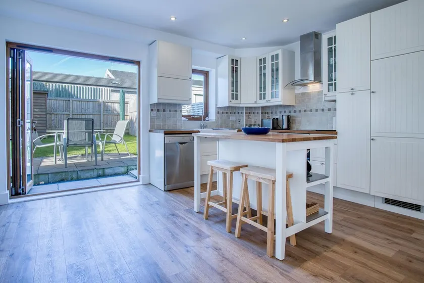 Nottage Road - 3 Bedroom Holiday Home - Mumbles - Image 1