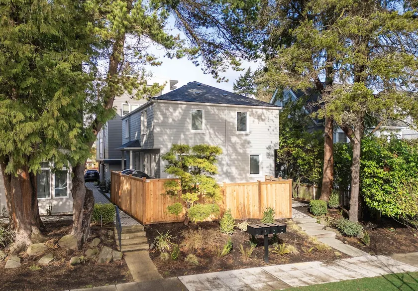West Seattle Retreat w 3 AC - Near Alki Beach - Image 1
