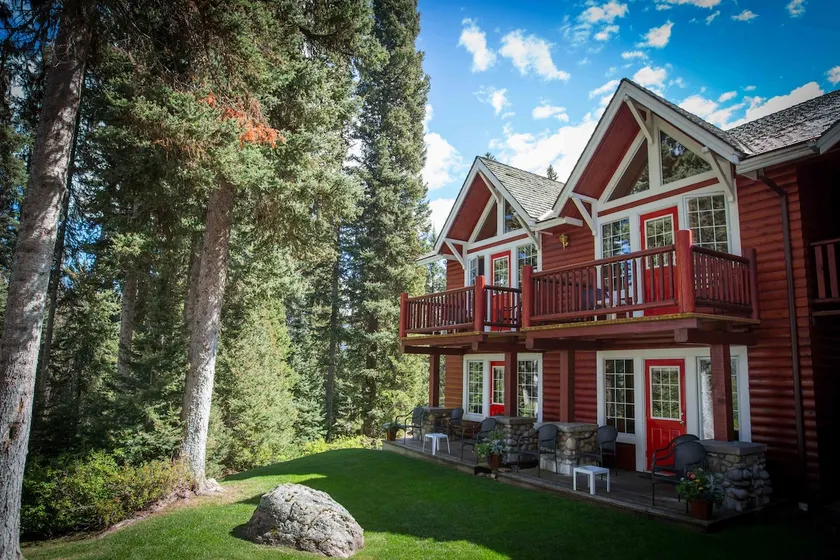 Lake Louise 2-Bedroom Suite | Deck & Views - Image 1
