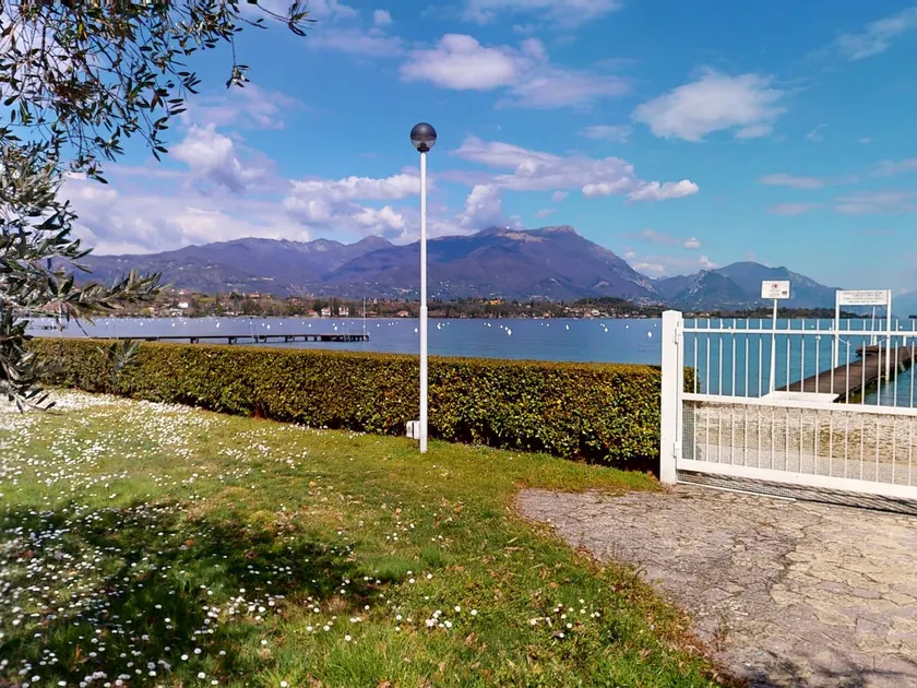 Appartamento con giardino | Vista sull'acqua | Vicino alla spiaggia - Image 1