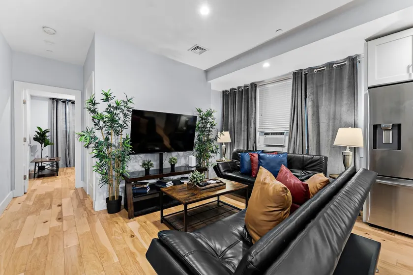 Luxury 2BD/2BA Near Logan Airport and T station - Image 1
