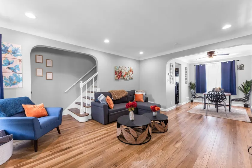 Brooklyn Townhome - 9 Miles to Downtown - Sleeps 5 - Image 1