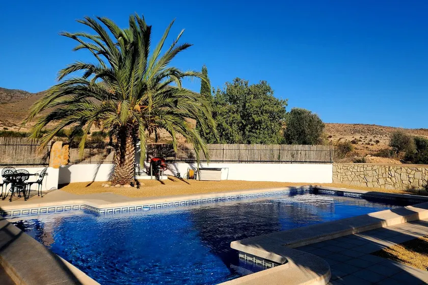 Familienorientierte charmante Ferienwohnung mit Pool und Grill | Bergblick - Image 1
