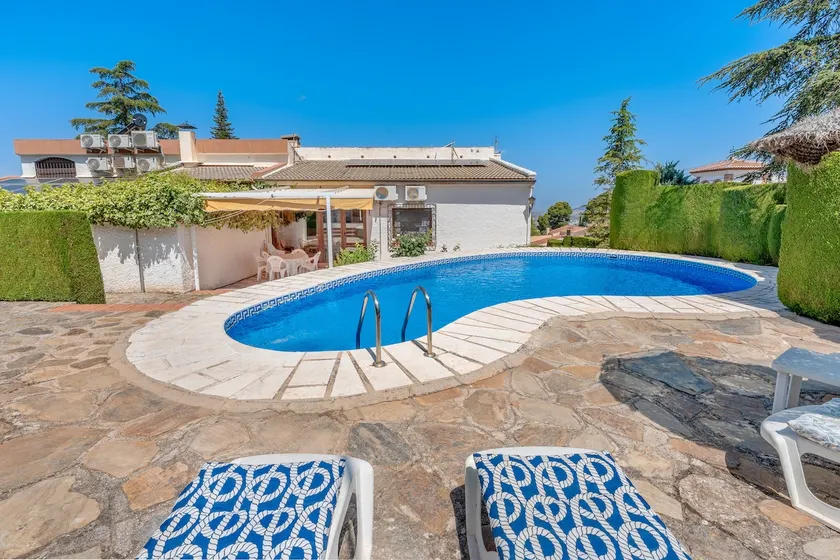 Spacious Villa with Private Pool in Monachil - Image 1