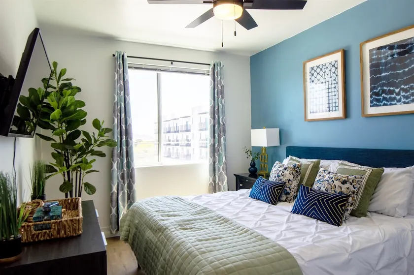 Rooftop Sunsets |Heated Pool | King Bed | Near Gol - Image 1