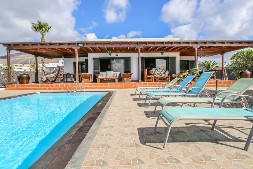Horizon Luxury - An oasis of peace with a swimming pool - Image 1