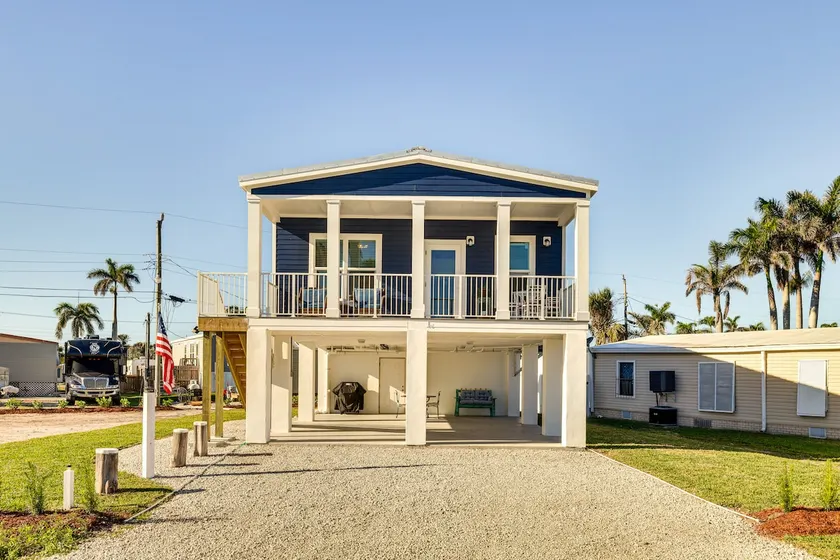 1 Mi to Beach Access: Home w/ Porch in Fort Myers! - Image 1