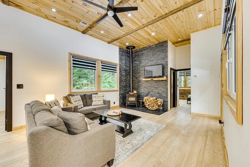Porch & 1-acre Yard: White Mountains Hideaway - Image 1