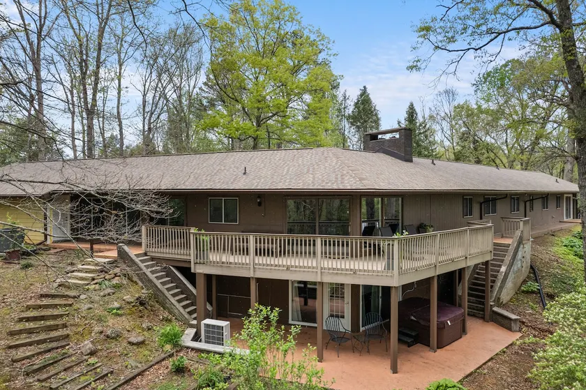 Cosby Mountain Lodge - Image 1
