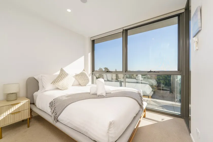 Top-Floor Apartment Near Shops and Aboretum views - Hosted by Canstay - Image 1