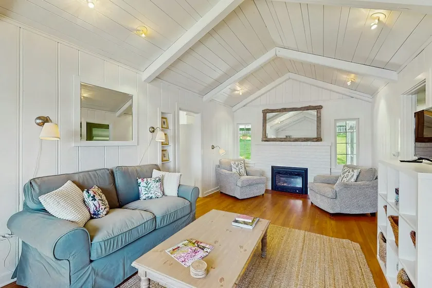 2 BR Waterfront home on Bainbridge Island - Image 1