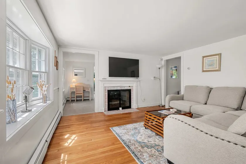 Walk to Seaside Park Stylish Updated Interior - Image 1