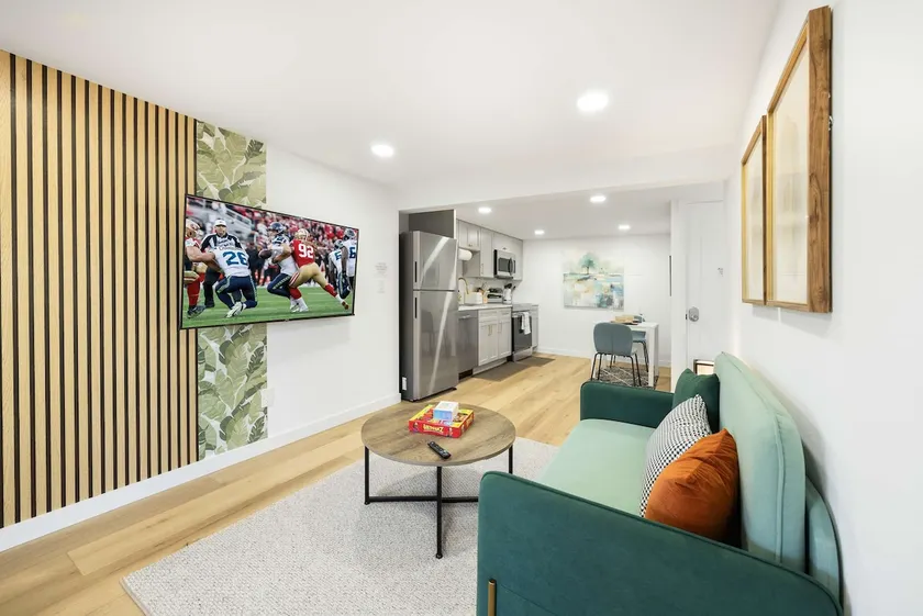 Remodeled 1BR Private Basement – 9 Min to Beach - Image 1
