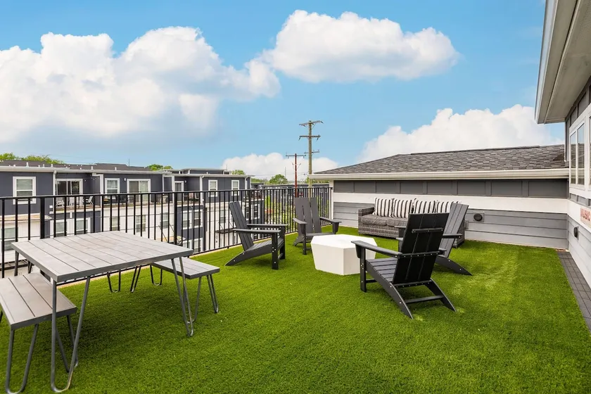 Duke9 ~ Private Penthouse Rooftop ~ Newly Redesigned Interior ~ 8 Min to Downtown and Broadway - Image 1