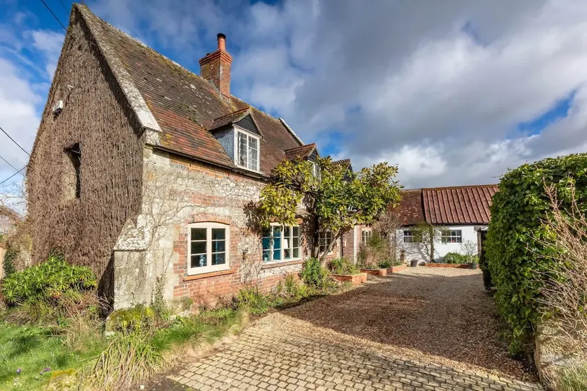Family-oriented cottage with garden & BBQ | Pet-friendly - Image 1
