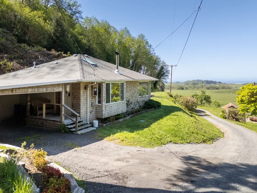 Cozy Redwood Escape, Views, Fire pit, Ocean View - Image 1