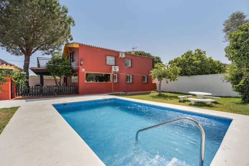 Grande maison de vacances entièrement équipée avec internet haut débit, jardin et terrasse | Vue jardin | Idéale pour le télétravail | Avec animaux admis - Image 1