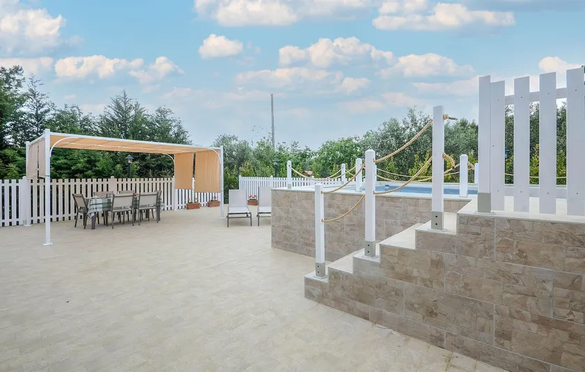 Stunning Home In Cecina - Image 1
