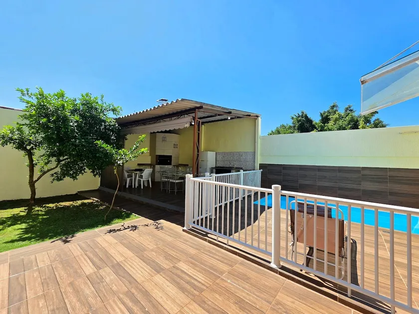 3-bedroom house near Falls and downtown with backyard - Image 1