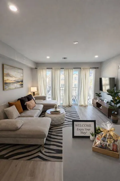Cozy Rooftop Home, Near Downtown Newark, EWR & NYC - Image 1
