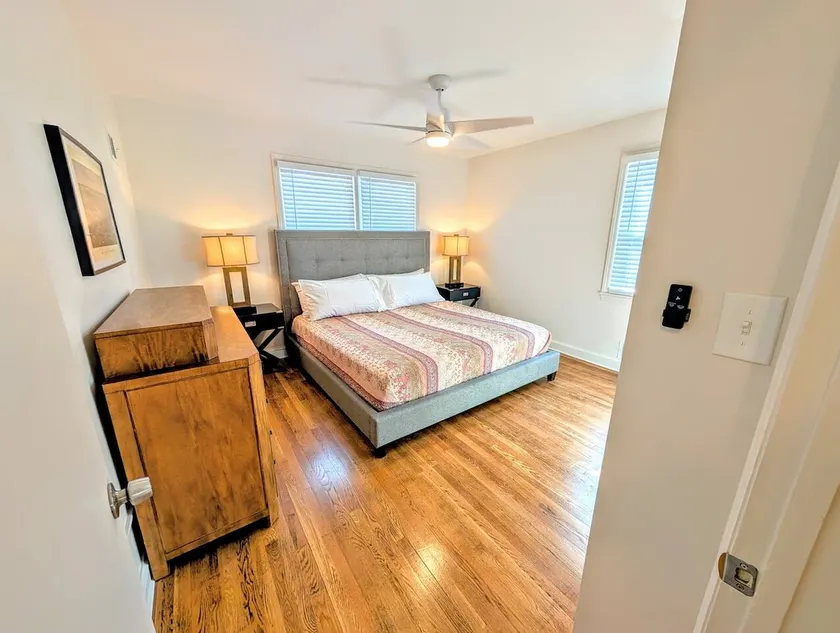 Dog-Friendly Home 3BR Parking - Image 1