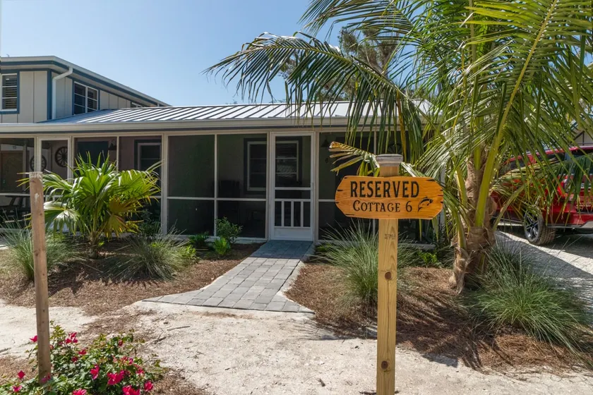 Jensen's Marina and Cottages - Cottage #6 - Image 1