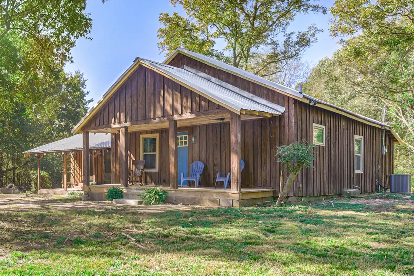 Smart TV + Spacious Yard: Peaceful Pope Retreat - Image 1