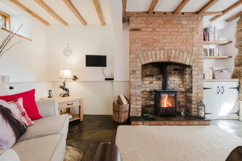 Sweetheart Cottage-Cosy 2BD in Cotswolds - Image 1