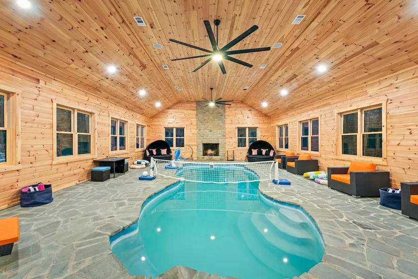 Sleeps 16 | Indoor Pool + Golf • Lake Harmony - Image 1