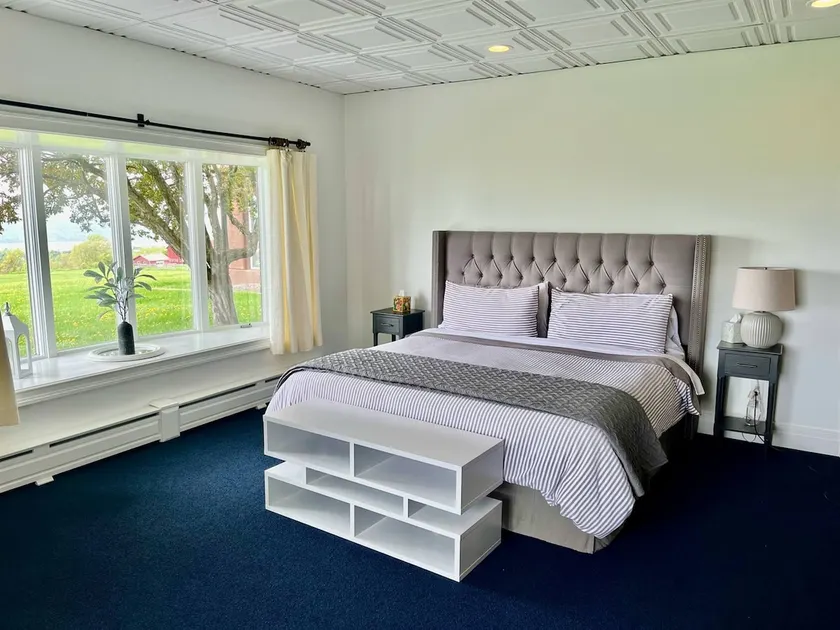 The Jade Suite at Diamond on Seneca: King Bed with - Image 1