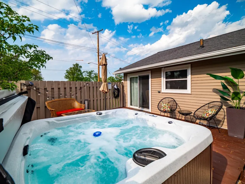 Lake Cottage with Hot Tub and Game Room - Image 1