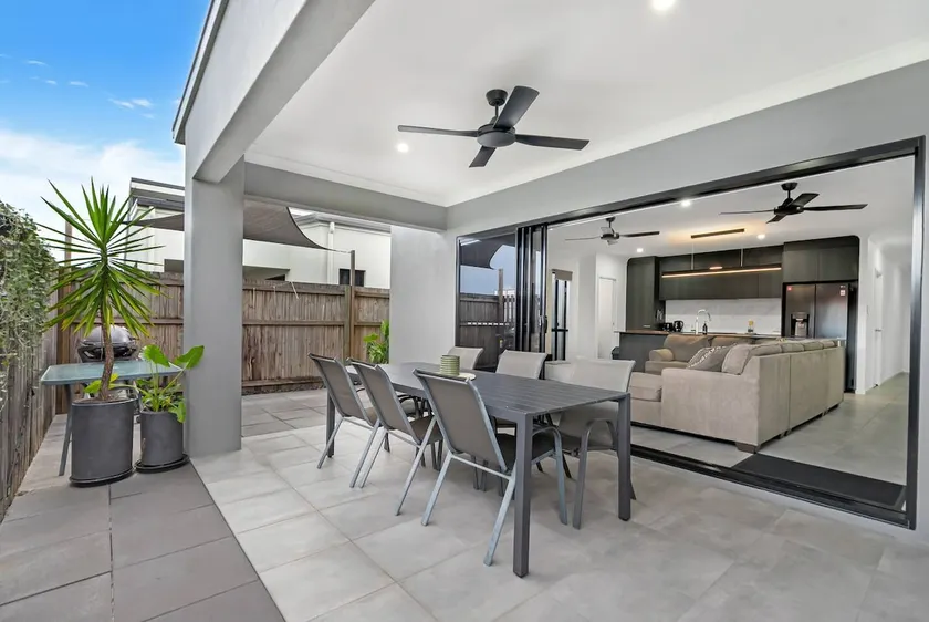 Manoora Haus - Industrial Oasis near Parks & Beach - Image 1