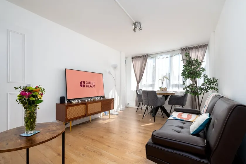 GuestReady - Serene retreat in North Finchley - Image 1