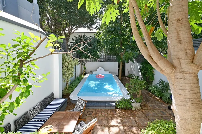 Three Bedroom Home Tranquil and Elegant - Image 1
