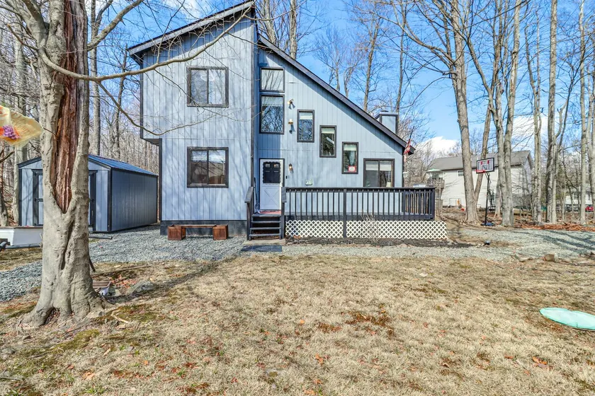 3 Mi to Tobyhanna State Park: Home w/ Serene Deck! - Image 1