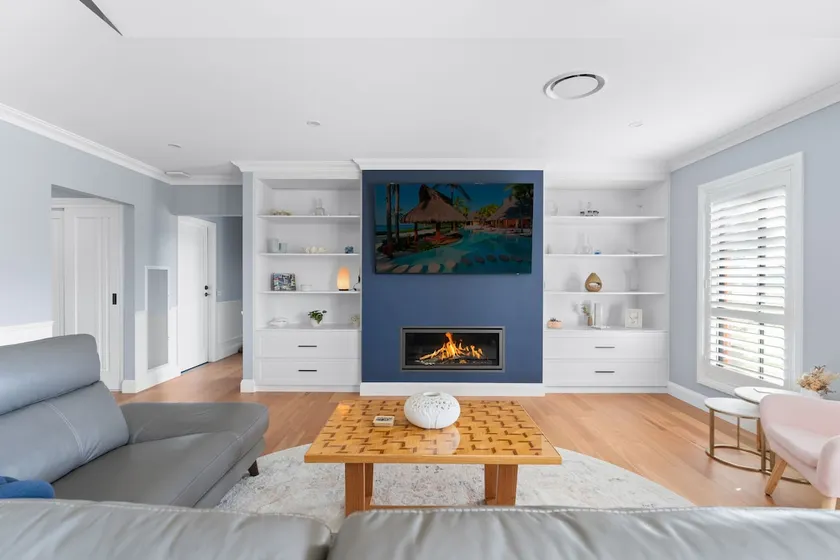Lovely Laffing Waters - Modern + Peaceful with Gym - Image 1