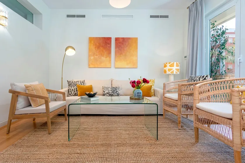 Genteel Home Carlos V - Image 1