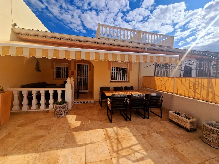 Tranquil Bungalow Retreat - Image 1