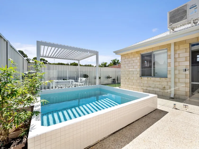 Marina Escape Pool Walk to Beach & Dining - Image 1