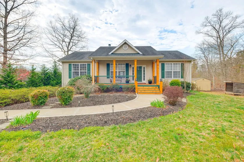 Private Deck & Views: Rural Virginia Escape - Image 1